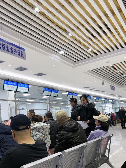 健民医生套取别人的医保卡里面的钱应该向哪个部门举报呢？手把手教你正确维权渠道